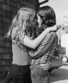 Wlw Kiss, Vintage Lesbian, Mario Sorrenti, Woman Loving Woman, Lesbian Art, Marcel Proust, Teen Vogue, Aesthetic Grunge, Girls In Love