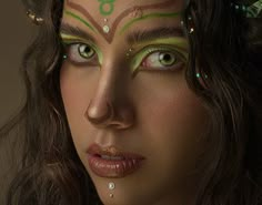 Mother Nature Eye Makeup, Woodland Makeup Fairies, Forest Elf Cosplay Makeup, Mother Nature Makeup Halloween, 4 Elements Halloween Costume, Nature Elf Makeup, Fairy Core Makeup Green, Forest Goddess Makeup