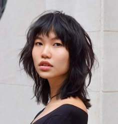 Asian Midi Wolf Cut Mullet Round Face, Medium Layered Haircuts, Fall Hair Cuts, Wolf Cut, Celebrity Hair Stylist, Haircuts Straight Hair, Trending Haircuts