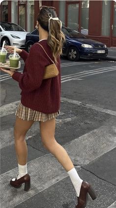 Knited Sweater, Sandal Tali, Chique Outfit