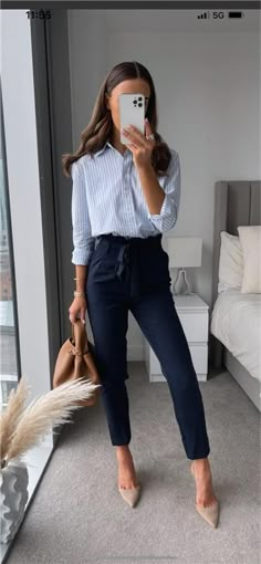 Assistant Outfit Office, Business Office Outfits Women, Doctor Office Outfits Women, Women Workwear Office Wear, Women Buisness Attire, Coorporate Girl Outfit, Business Casual Spring Outfits For Women, Basic Business Casual Outfits, Court Attire Women Casual