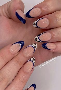 Short Almond Blue Cheetah Print French Tip Nails #cheetahprintnails #frenchtipnaildesigns #frenchtipnails #shortnailsdesign #shortnailsideas Royal Blue And Cheetah Nails, Dark Blue Cheetah Nails, Navy Leopard Nails, Nail Ideas Acrylic Almond French Tip, Blue Nails With Cheetah Print, Blue Nail Ideas Acrylic Almond, Navy Blue And Cheetah Print Nails, Blue White Winter Nails, Navy Cheetah Nails