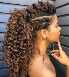 Curly Wedding Hair, 50 Hair, Wavy Curly Hair, Curly Girl Hairstyles, Penteado Cabelo Curto, Curly Hair Cuts, Long Curly Hair, Long Curly, Hair Dos