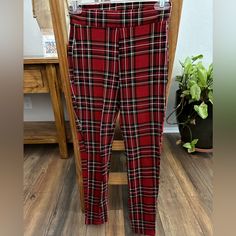 Zara Women's Small Red Tartan Plaid Ankle Skinny Pants With Lots Of Stretch Pull On With Elastic Waist 74% Viscose, 23% Polyester & 3% Elastane Machine Washable Red Plaid Pants Outfit, Plaid Pants Outfit, Red Plaid Pants, Tartan Pants, Zara Jumpsuit, Red Tartan, Plaid Pants, Zara Pants, Ankle Pants