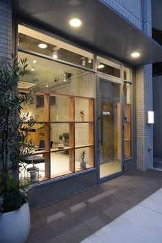 Facade Design Shop, Japanese Facade, Minimalist Shopping, Metal Doors Design, Storefront Design, Shop Doors, Boutique Interior Design, Glass Doors Interior