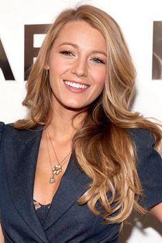 Hair Color Wheel, Blake Lively Hair, Celebrity Hair Colors, Color Rubio, Cool Blonde Hair, Warm Blonde, Fishtail Braid, Trendy Hair Color, Brown Blonde Hair