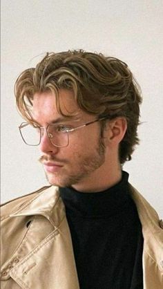 #fashion, #style #beauty, #haircare Old Money Mullet, Short Haircuts For Men With Wavy Hair, Men Summer Haircut, Old Money Haircut Men, Man Mullet, Flow Haircut Men, Short Flow Haircut Men, Flow Haircut, Mens Mullet