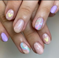 Disney Pastel Nails, Floral Disney Nails, Disneyland Gel Nails, Pink And Blue Disney Nails, Disney Nails Balloons, Mickey Balloon Nails, Aesthetic Disney Nails, Disneyland Manicure, Mickey Mouse Nails