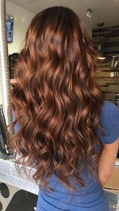 Red Highlights In Brown Hair, Red Brown Hair Color, Brown Hair Color Shades, Red Brown Hair, Art Socks, Hair Color Light Brown, Hair Idea