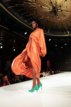 pexels compliments prepare nappy modelmanagement attention trivia offs knock ditch commit career descarga fotógrafo sleeve Orange Long Sleeve Dress, Fashion Walk, Australian Fashion Designers, Outfits Rave, African Models, Fashion Trends Winter, Famous Fashion, Australian Fashion, Fall Fashion Outfits