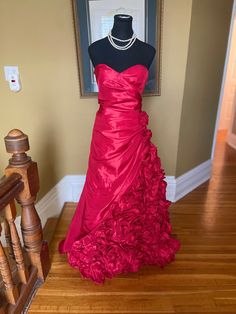 Timeless decadence!  Red ballgown. Marked size 11/12. Waist about 30". Stunning! Interested in more than 1 item from OperaKittyCo?  I do combined shipping, meaning I package your items together and refund the shipping overage! Floor-length Ball Gown With Pleated Bodice For Gala, Gala Evening Ball Gown With Ruched Bodice, Floor-length Ball Gown With Pleated Bodice For Evening, Red Fitted Satin Ball Gown, Gala Ball Gown Maxi Dress, Floor-length Evening Ball Gown With Ruched Bodice, Evening Ball Gown With Ruched Bodice, Floor-length, Floor-length Ball Gown With Ruched Bodice For Evening, Fitted Ball Gown With Pleated Bodice For Evening