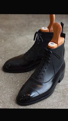 Gents Shoes, Boots Outfit Men, Men Shoes Formal, Gentleman Shoes, Bespoke Shoes, Best Shoes For Men, Mens Boots Fashion, Mens Leather Boots, Chelsea Boots Men