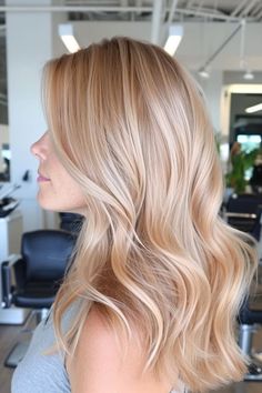 Blonde Hair Strawberry Lowlights, Blonde Hair Dye Inspiration, Spring Strawberry Blonde Hair, Strawberry And Cream Hair, Vibrant Blonde Hair, Blond Hair With Strawberry Highlights, Peachy Strawberry Blonde Hair, Honey Light Blonde Hair, Blonde Levels Chart