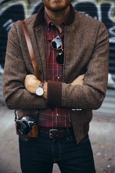 #empart Pola Jaket, Outfit Chic, Hipster Man, Mens Fashion Smart, Elegant Man, Man Standing, Sharp Dressed Man, Mens Winter Fashion