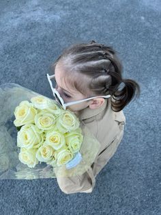 Kids Haircut Styles, Hairstyle For Girl, Hairstyles Flowers, Eyeliner Art, Flowers White Roses, Kids Haircuts, Hospital Admit, Kids Hair Cuts, Toddler Girl Style