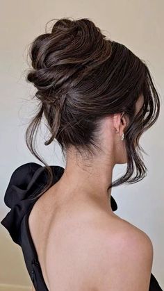 Bride Updo Hairstyles Black Hair, Ball Updo Hairstyles Short Hair, Buns For Bridesmaids, Chic Bridal Hair Updo, Updo Bun Wedding Hair, Bridesmaid Hairstyles Updo High, High Messy Bun Bridesmaid, Low Bun Upstyle, Chic High Bun