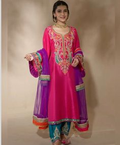 Hot Pink Combination, Pink Salwar Kameez, Farida Hasan, South Asian Fashion, Egypt Jewelry, Punjabi Suits Designer Boutique, Designer Punjabi Suits, Stitching Dresses, Beautiful Dress Designs