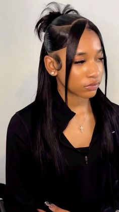 2023 Hair Trends For Women Half Up, Cute Prom Hairstyles For Black Women, Half Up Half Down Hair Weave Straight, Frontal Wig Hairstyles 22 Inch, Quick Up Dos For Black Women, Up And Down Hairstyles Black Women, Natural Hair Straightened Styles Black Women, Fan Half Up Half Down, Hair Styles With Colored Hair