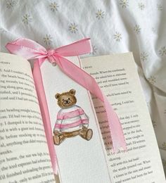 Aesthetic Book Mark Ideas, Girly Bookmarks, Bookmarks Aesthetic, Bookish Crafts, Bookmark Aesthetic, Aesthetic Bookmarks, Card Sketch, Fancy Art