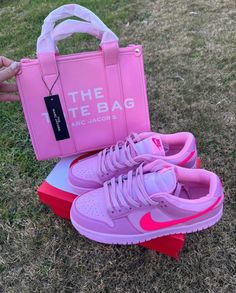 Nike Shoes Blue, My Style Bags, Trendy Purses, Cute Nike Outfits, Luxury Bags Collection