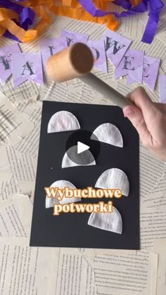 someone is making a card with the words wybunchowe powwoki on it