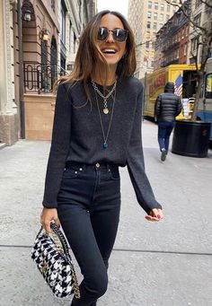 Arielle Charnas Style, Arielle Charnas, Love Outfits, Something Navy, Stylish Work Attire, Cashmere Sweater Women, Women Magazines, Fashion 2020, Work Attire