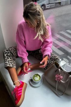 #FallFashion
#AutumnStyle
#CozyChic
#SweaterWeather
#FallOOTD (Outfit of the Day)
#LayeredLooks
#PumpkinSpiceStyle
#FallVibes
#SeasonalStyle
#TrendyFallFits Cheetah Print Outfits, Leopard Outfits, Leopard Jeans, Summer Outfits For Teens, Winter Fashion Outfits Casual, I'm With The Band