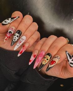 Trick R Treat Nails, Spooky Nails Ideas, Saw Nails Halloween, Crazy Halloween Nails, Spooky Christmas Nails, Scary Halloween Nails, Scary Halloween Nails Design, Ongles Halloween, Scary Nail Art