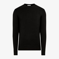 A classic, versatile knit that's never out of style, this luxurious pure cashmere crewneck sweater is the perfect go-to for adding some softness and warmth to any winter look. Cashmere Fabric, White Crewneck, Black Crewneck, Black Turtleneck, Style Expert, Winter Looks, Crewneck Sweater, Fashion Advice, Out Of Style