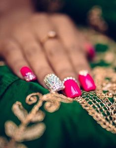 Bridal Nail Art Indian Glitter, Nail Art For Wedding Indian Brides, Bridal Nail Art Indian, Weddig Nails, Indian Wedding Nails, Mehendi Bridal, Diy Christmas Nail Art, Time Nails