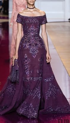 ZUHAIR MURAD FALL-WINTER 2016-2017 Purple Evening Gown, Body Flowers, Gown Couture, Purple Gowns, Fashion Gowns, Dress Winter, Winter Formal, Dreamy Dress