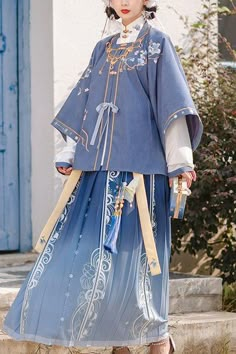 Chinese Style Outfit, Chinese Clothes Traditional, Hanfu Skirts, Short Hanfu, Winter Hanfu, Chinese Clothing Modern, Blue Hanfu, Chinese Clothing Traditional, Wide Sleeve Top