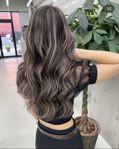 Asian Blonde Highlights, Hair For Beach, Stacked Haircut, Brown Hair Inspiration, Hairstyles For Thick Hair