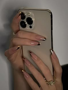 Gradient Nails, New Year's Nails, Classy Nails, Chrome Nails, Gold Nails, Cute Acrylic Nails, Nude Nails, Nail Trends