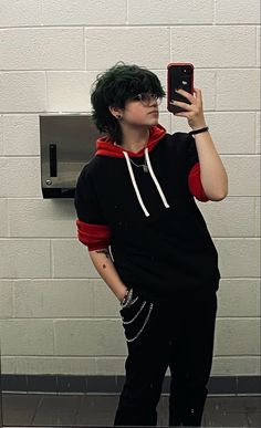 Gender Envy Aesthetic Male, Trans Male Outfit Ideas, Guys Being Dudes, Hot Masc Outfits, Queer Alt Fashion, Short Gender Fluid Hair, Clothes Reference Male, Trans Male Outfits, Gender Envy Masc