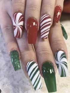 Xmas Nail Art Christmas, Holiday Nail Designs Christmas, Christmas Nails Design Holiday, Christmas Plaid Nails, Peppermint Nails, Red And Green Nails, Rockabilly Nails, Christmas Nail Designs Acrylic, Silhouette Nails