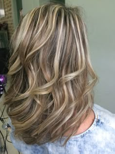 Hair Cuts Medium Length Round Face, Ash Blonde Hair Highlights, Hi Lights And Low Lights Brown Hair, Hairstyles For Work, Cool Blonde Hair Colour, Cool Blonde Hair, Gorgeous Hair Color, Warm Blonde