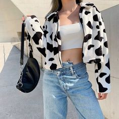 Retro Jackets, School Aesthetics, Cropped Faux Fur Coat, دورة شهرية, Goth Skirt, Tas Bahu, Mode Chanel, A Cow, Indie Outfits