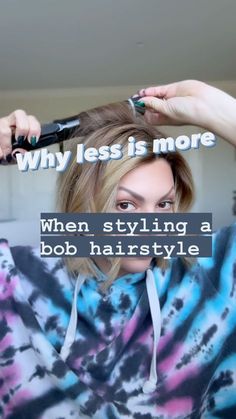 Newport Beach Hairstylist colorist & extensions | Quick and easy undone waves Remember the words “undone” and “messy” it doesn’t have to be perfect 👌🏼 It’s not supposed to be I did the… | Instagram Styling A Bob Haircut Tutorial, How To Curl A Bob Haircut Hair Tutorials, Lob Vs Bob Haircut, Curling A Short Bob, Curling Bob Hair, Curling Bob Hair Tutorials, Curling A Bob, How To Curl A Short Bob, How To Curl Bob Haircut