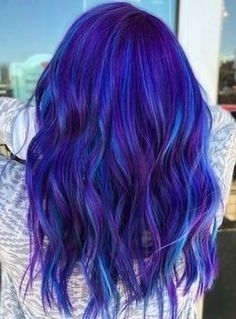 Dyed Haircuts, Ombre Blue Hair, Blue And Purple Hair, Blue Hairstyles, Hair For Summer, Short Blue Hair, Haircuts To Try, Blue Ombre Hair, Vivid Hair Color