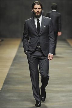 I like the dark grey suit. Hermes grey suit Charcoal Suit Wedding, Wedding Suits Men Grey, Grey Suit Wedding, Terno Slim, Charcoal Suit, Ties Mens Fashion