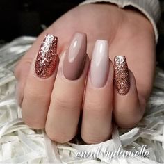 pin: l i s s e t t e✨💜 Nail Bling, Shiny Nails Designs, Nude Nail Designs, Rose Gold Nails, Best Acrylic Nails, Gold Nails, Gorgeous Nails, Love Nails