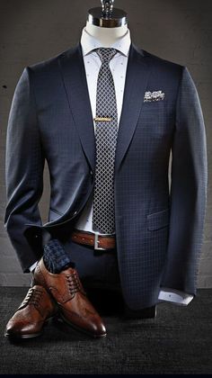 Professional menswear, sharp as a tack. | Raddest Men's Fashion Looks On The Internet: http://www.raddestlooks.org: Fashion Poncho, Terno Slim, Gentlemen Wear, Herren Style, Sharp Dressed Man, Men’s Suits, Suit Style, Mens Fashion Suits