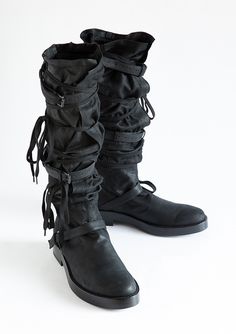 Post Apocalyptic Outfit Men, Post Apocalyptic Boots, Apocalyptic Clothing Men, Cyberpunk Mode, Post Apocalyptic Outfit, Purple Dress Shoes, Slingback Chanel, Post Apocalyptic Clothing, Apocalyptic Clothing