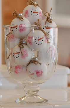 Snowman ping pong balls Snowman Crafts, Snowman Ornaments, Noel Christmas, Winter Crafts, Christmas Deco, Xmas Crafts, Christmas Joy, Diy Christmas Ornaments