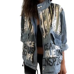 Hockey Outfits, Diy Denim Jacket, Painted Jacket, Embellished Denim, Denim Diy, Painted Denim, Painted Clothes, Creation Couture, Jeans Diy