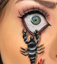 Halloween Illusion Makeup, Optical Illusions Makeup, Halloween Makeup With Contacts, Unique Halloween Makeup Creative, Evil Makeup Looks, 2d Makeup, Sfx Makeup Looks, Exaggerated Eyeliner, Halloween Makeup Inspo