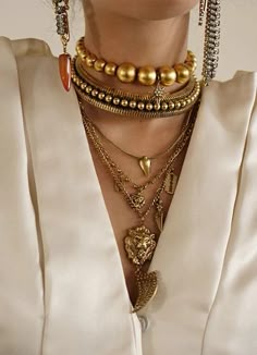 Layer Necklaces, Jewerly Set, Necklace Layering, Dope Jewelry, Chunky Jewelry, Jewelry Lookbook, Jewelry Inspo, Summer Accessories, Mode Inspiration