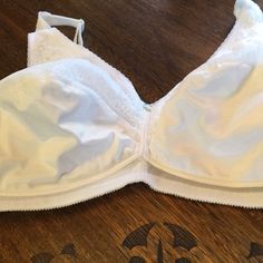 Mastectomy Bra With Pockets.White With 4hooks.Never Worn. White Full Cup Bra With Moderate Coverage, White Full Cup Bra For Daywear, White Fitted Bra With Moderate Coverage, Mastectomy Bra, Women's Intimates, Color White, Bra, Women Shopping, White