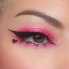 Birthday Eyeliner, Draculaura Makeup, Monster High Makeup, Teknik Makeup, Drag Make-up, Makeup Drawing, Kawaii Makeup